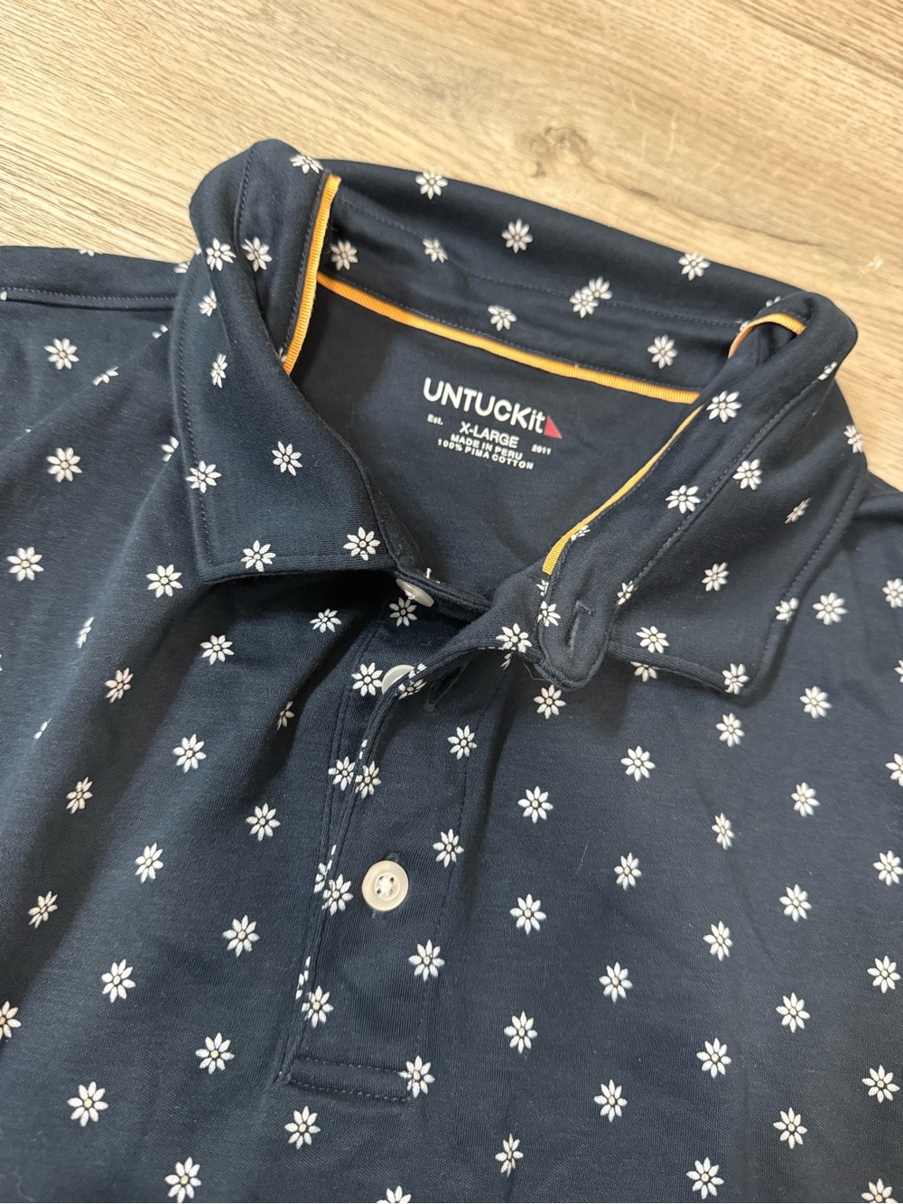 Untuckit - Picture 2 of 3